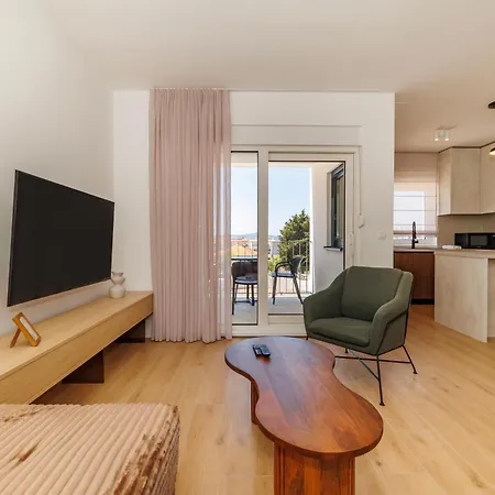 Zora By Belmont Realty 자다르