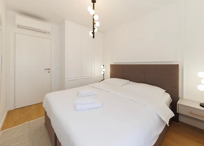 Zora By Belmont Realty Apartament