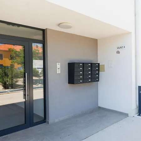 Apartment Zora By Belmont Realty *