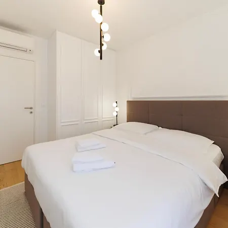 Zora By Belmont Realty Apartament