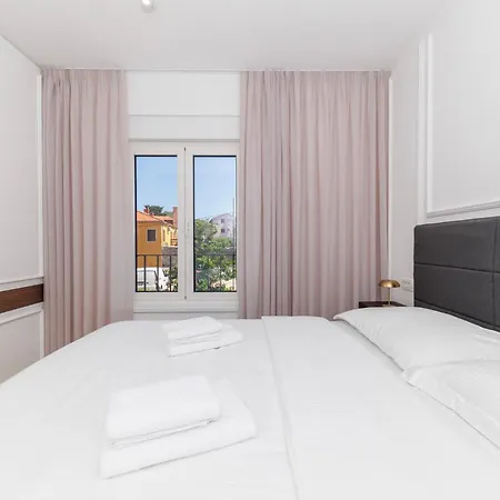 Zora By Belmont Realty Apartament