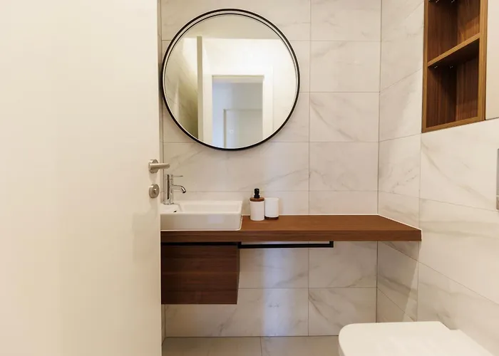 Zora By Belmont Realty Διαμέρισμα *
